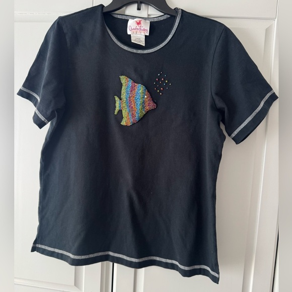 The Quacker Factory  black beaded fish tee size L - Picture 1 of 5
